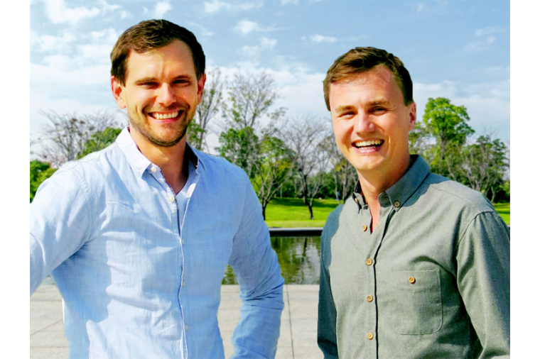 Die Gründer und Geschäftsführer von Carbon Minds: Raoul Meys (l.) und Arne...