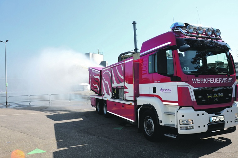 Mit der Power von zwei Flugzeugturbinen: Der Turbolöscher von Evonik ist das...