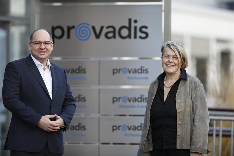 Ein neues Team an der Provadis Hochschule: Prof. Dr. Björn Hekman (links)...