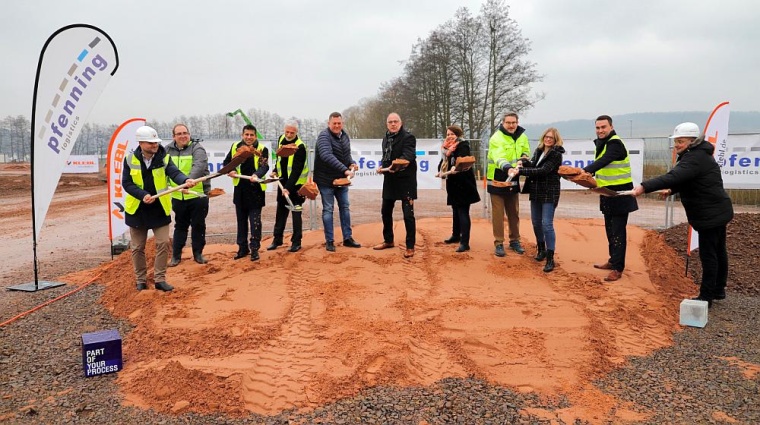 (v.l.n.r.) Johannes Klebl, Klebl, Torsten Radszuweit und Rana Matthias Nag,...