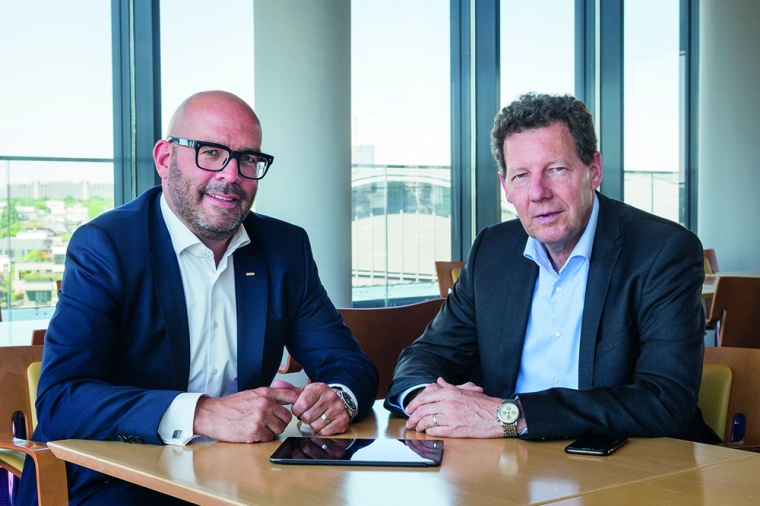 Michael Kriegel, Department Head Dachser Chem Logistics (links) und...