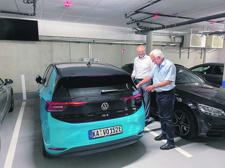 Themengerechter Empfang: Rino Woyczyk, Partner und Head of Life Sciences...