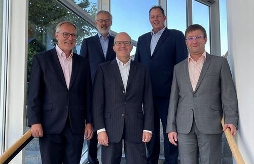 Management-Teams von Alzchem und Crearene. Foto: Alzchem