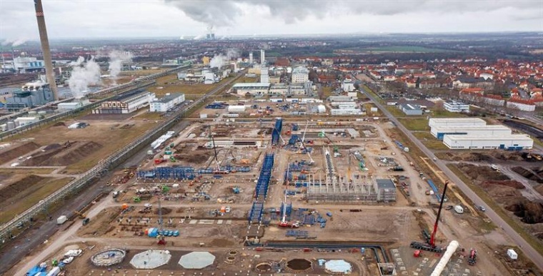 Der Chemiepark Leuna setzt auf nachhaltige Chemie. Der finnische Konzern UPM...