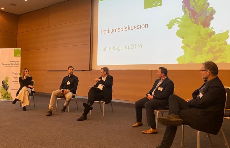 Bei der Podiumsdiskussion der VCW-Jahrestagung 2024 erörterten Ines Miller (P3...