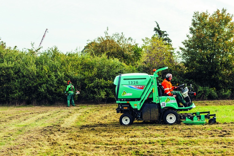 Im Areal 1 ist die Schuler Service Group ganzjährig mit zwölf Mitarbeitern im...