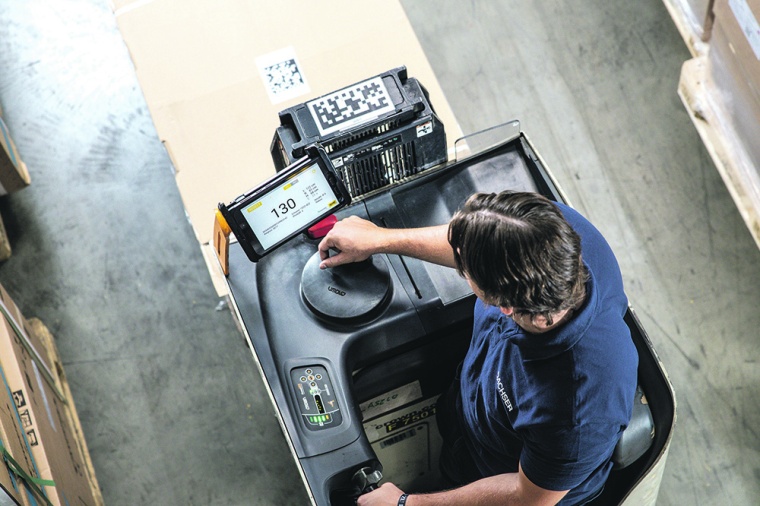 The information provided by Dachser’s digital twin @ILO on displays and...