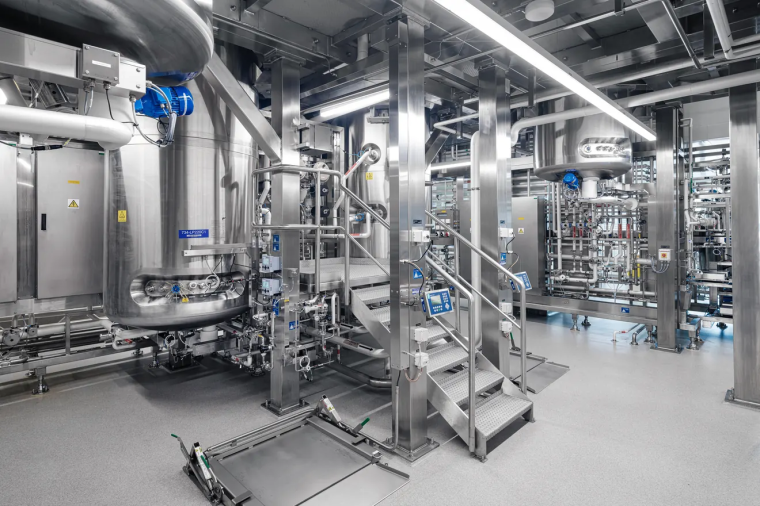 Lonzas expanded microbial manufacturing facility in Visp, Switzerland. © Lonza