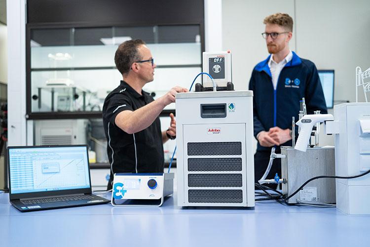 Wolf Müller, Julabo; Simon Hausner, flucon.