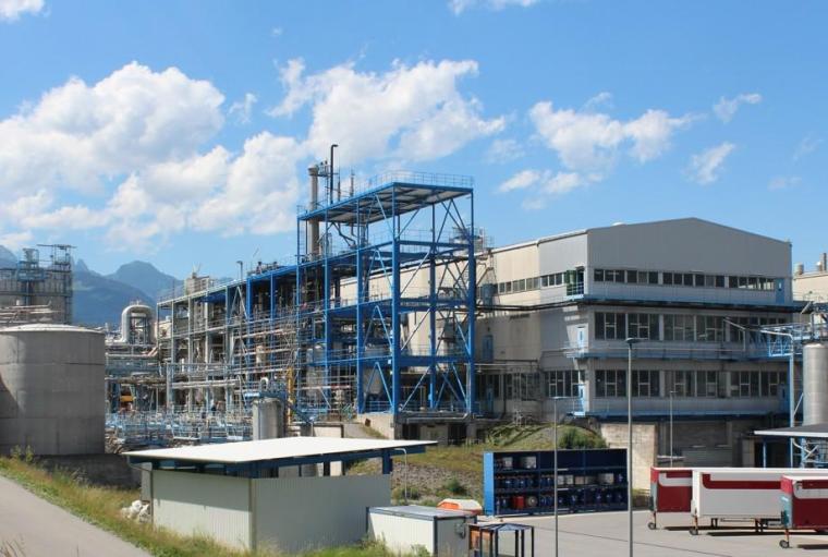 Produktionsgebäude für optische Aufheller am BASF-Standort Monthey