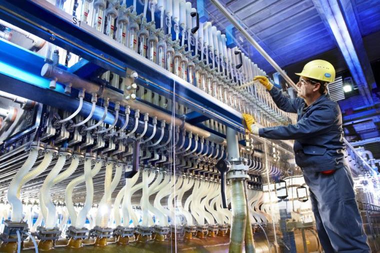 Covestro-Mitarbeiter in der Chlorproduktion